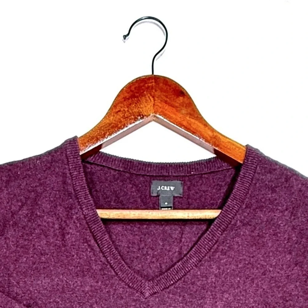 J. Crew, Men's‎ V Neck Sweater, Purple Cotton Cashmere Blend, Size Medium